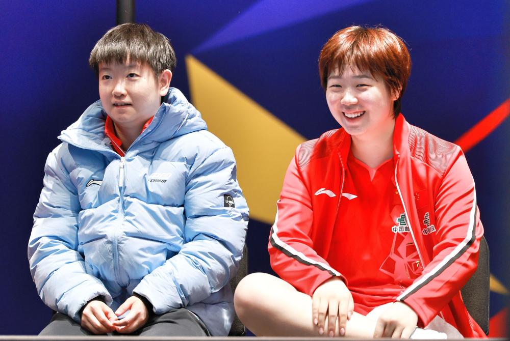 齐达内足球传奇全景解读从天才中场到冠军教头的荣耀征程与时代影响